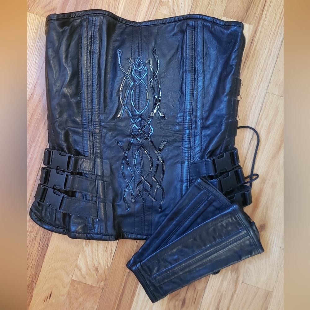 Underworld Selene Black Leather Overbust Corset and Bracers 28 Waist C/D Bust